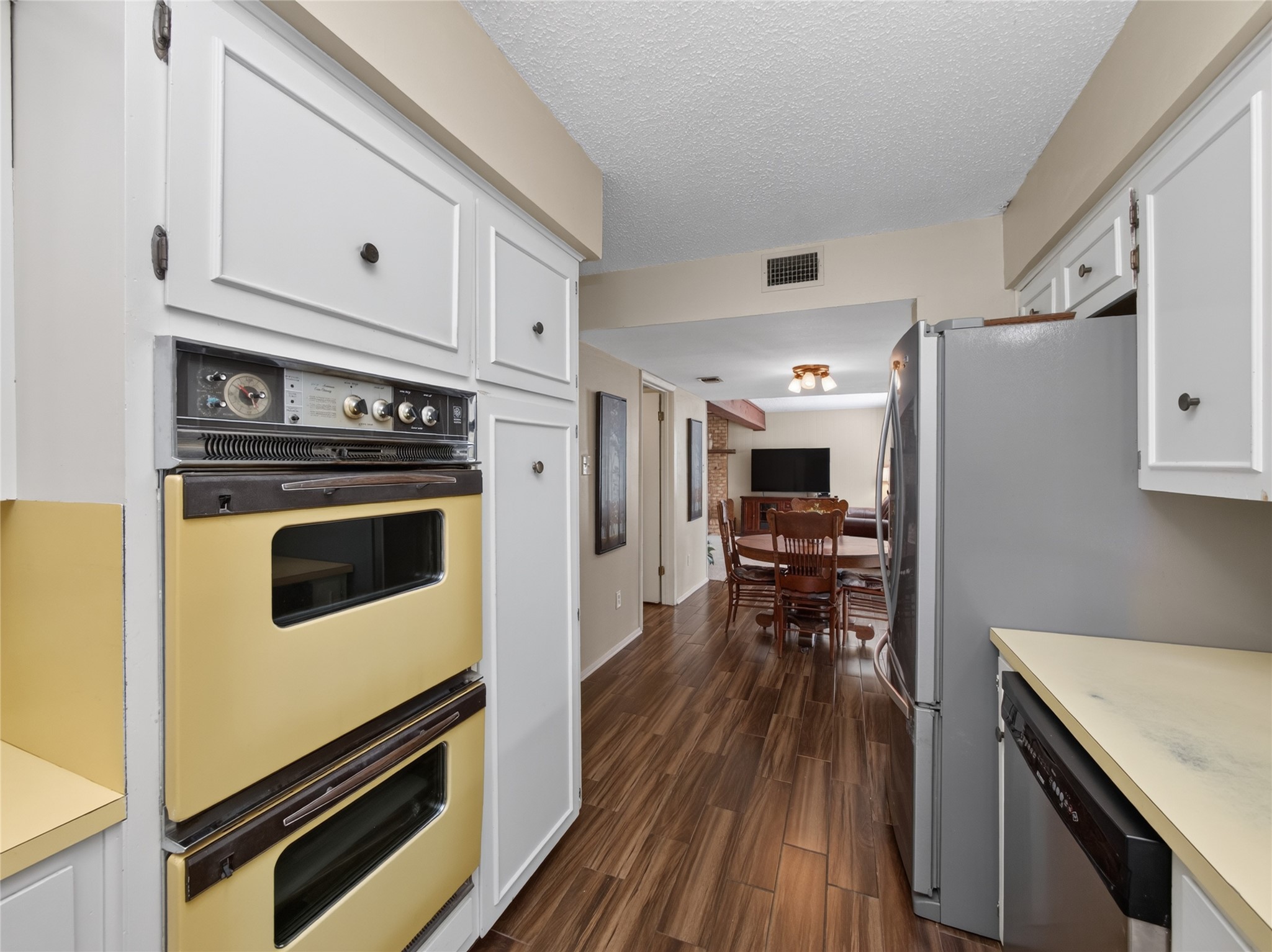 12901 Sherbourne Street Austin, TX 78729 - Photo 15 of 40