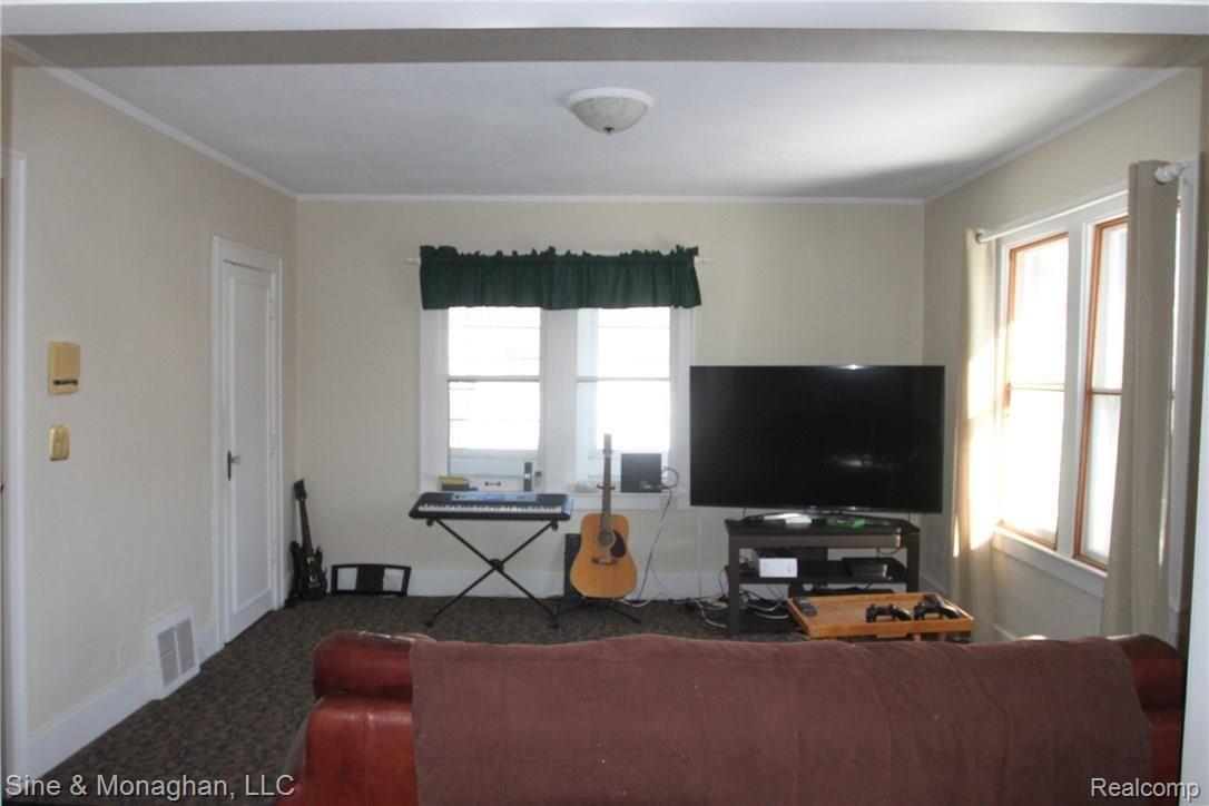205 Muir Road Grosse Pointe, MI 48236 - Photo 20 of 60 IMG_5076.JPG