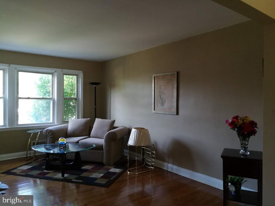 1506 Northbourne Road Baltimore, MD 21239 - Photo 16 of 17 Living Room