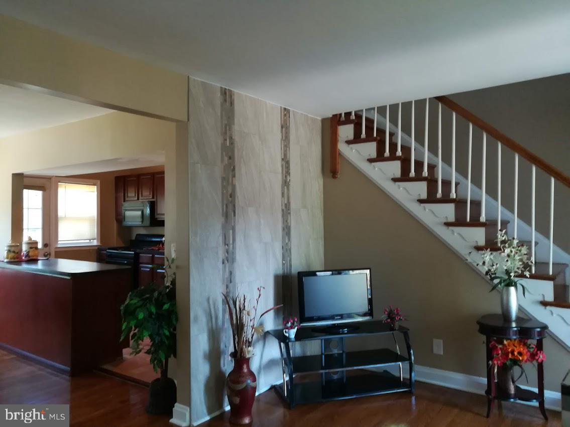 1506 Northbourne Road Baltimore, MD 21239 - Photo 3 of 17 Staircase