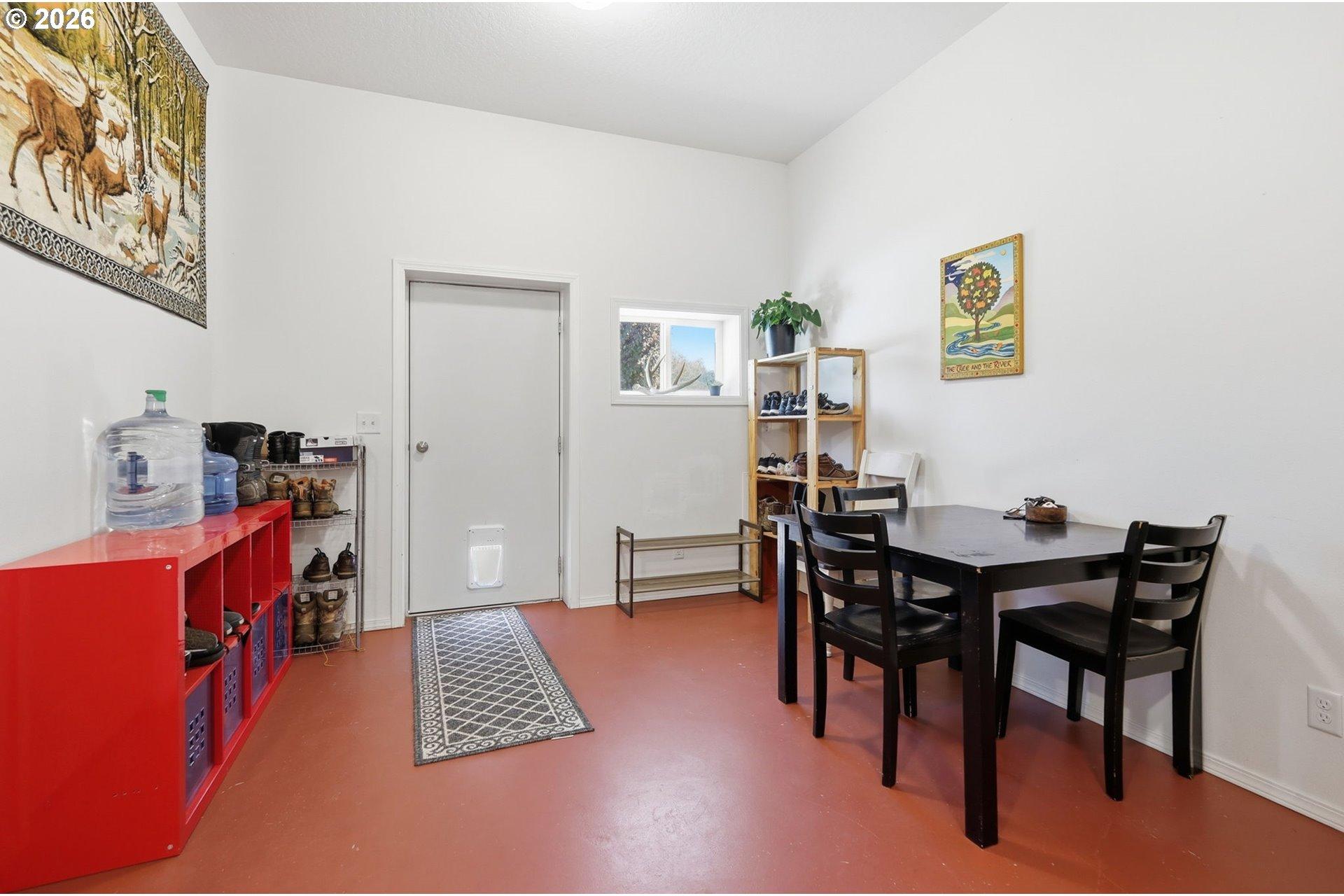 76566 Davis Road Oakridge, OR 97463 - Photo 31 of 42 Gallery Image 31