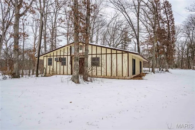 $1 | 345 Quarry Road, Silex, MO 63377