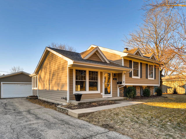 407 Highland Road Grayslake, IL 60030 - Photo 3 of 24 Gallery Image 3