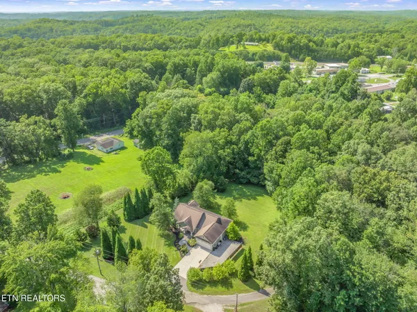 $569,500 | 179 Champ West Road, Helenwood, TN 37755