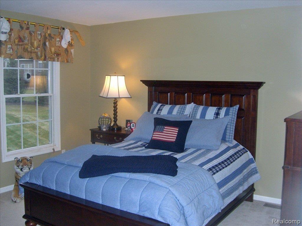 2082 Stirling Court Rochester, MI 48306 - Photo 13 of 24 Back Jack & Jill BR