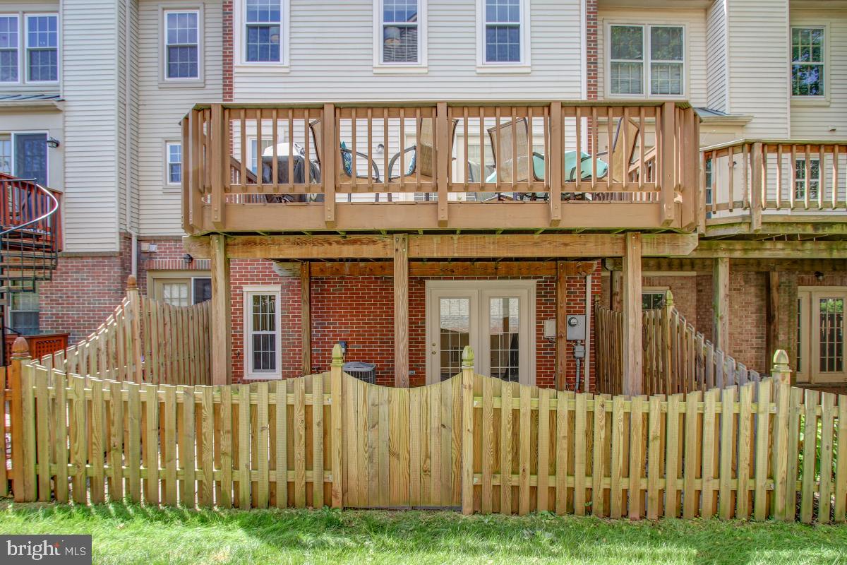 3856 Inverness Road Fairfax, VA 22033 - Photo 41 of 42 Gate to walk out to Grassy Area and more parking!