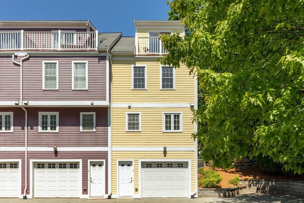 40 Brattle Street, Unit 7 Arlington, MA 02476 - Photo 24 of 25 a view of a building outdoor space