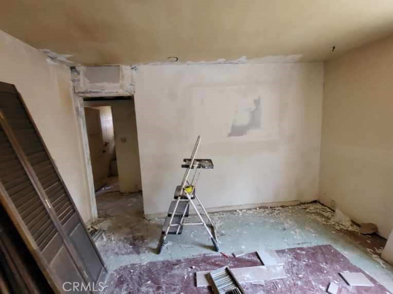 13807 Carson Street Trona, CA 93562 - Photo 29 of 37 a view of entryway