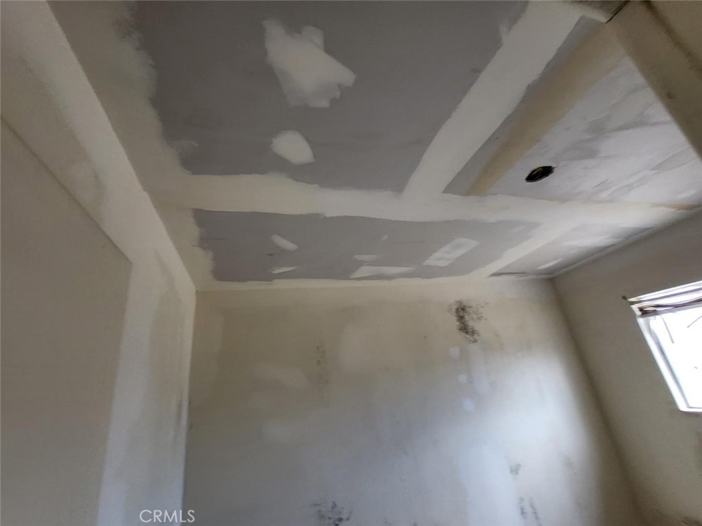 13807 Carson Street Trona, CA 93562 - Photo 31 of 37 a view of closet