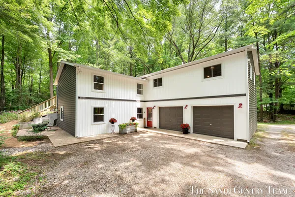 $524,900 | 16393 Taft Street, Spring Lake, MI 49456