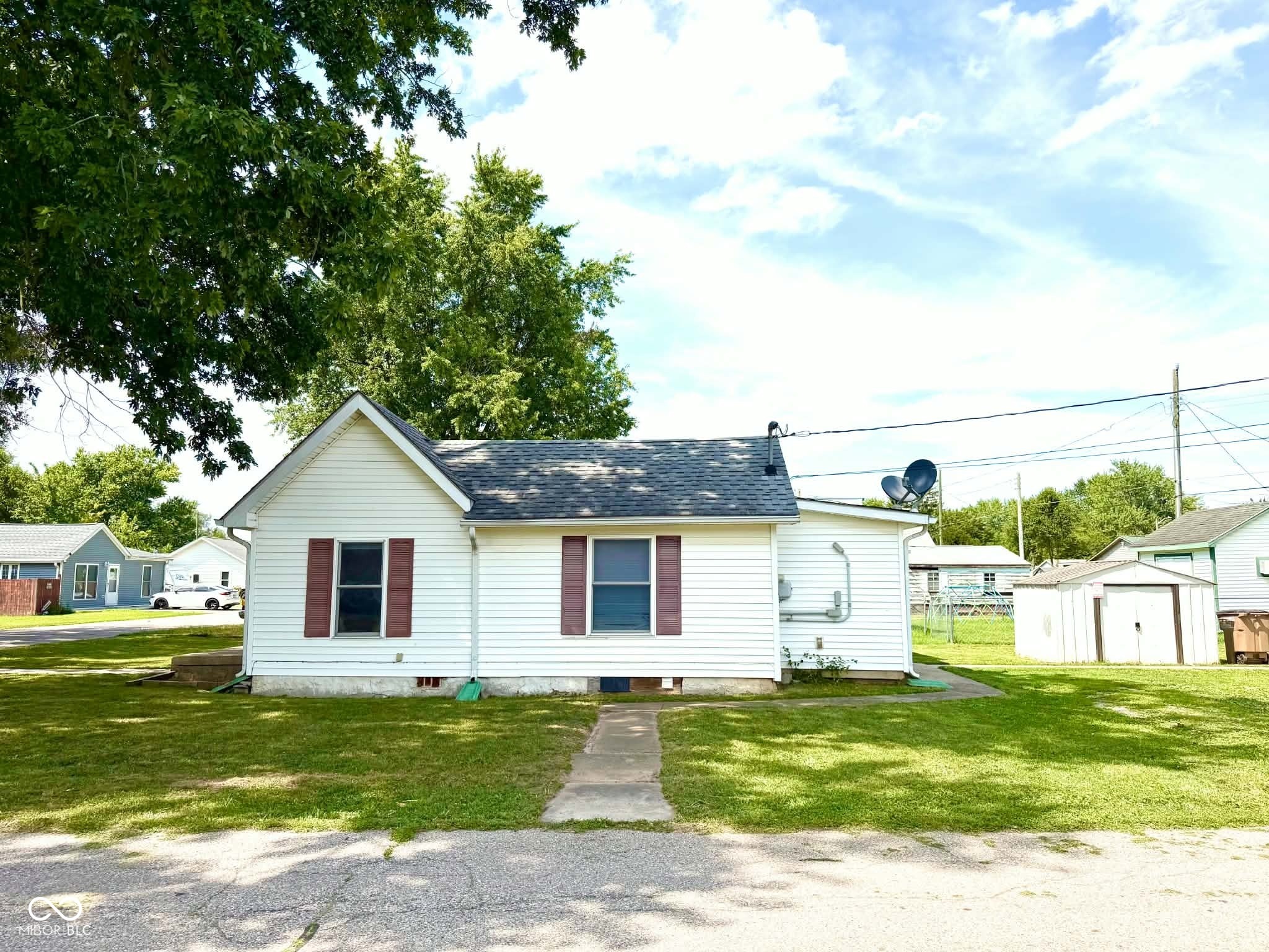 415 Morningside Drive Columbus, IN 47201 - Photo 1 of 15