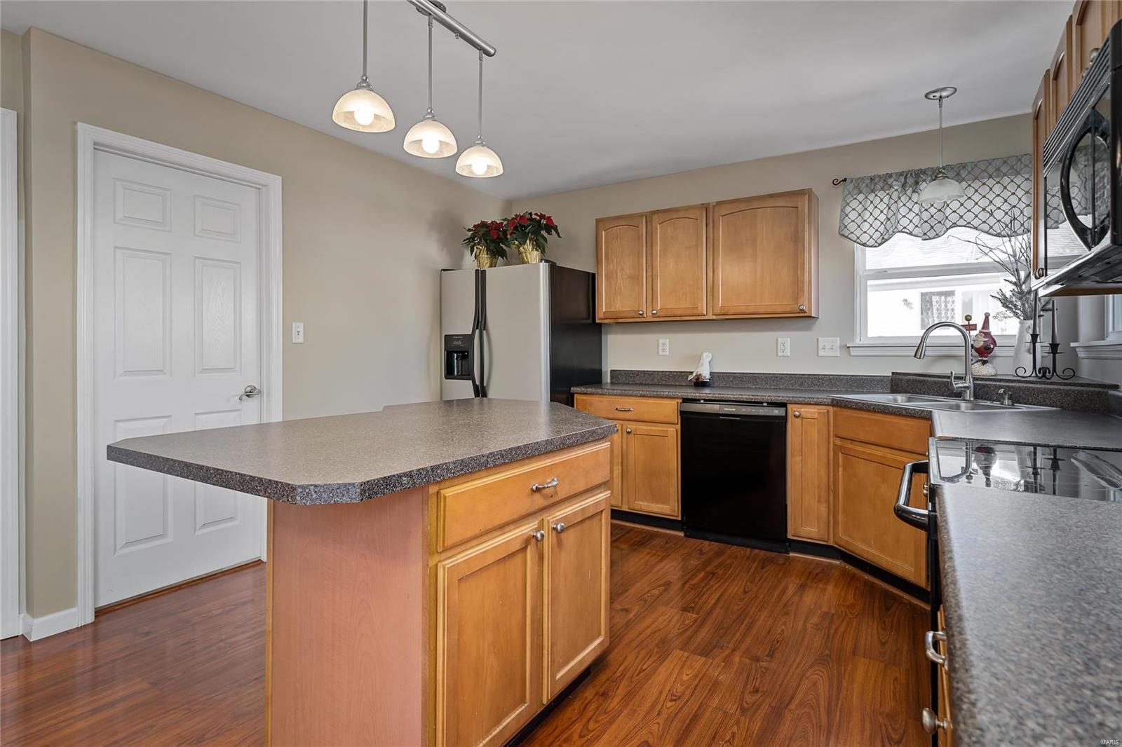 34 Logan Crossing Circle O'Fallon, MO 63366 - Photo 17 of 54