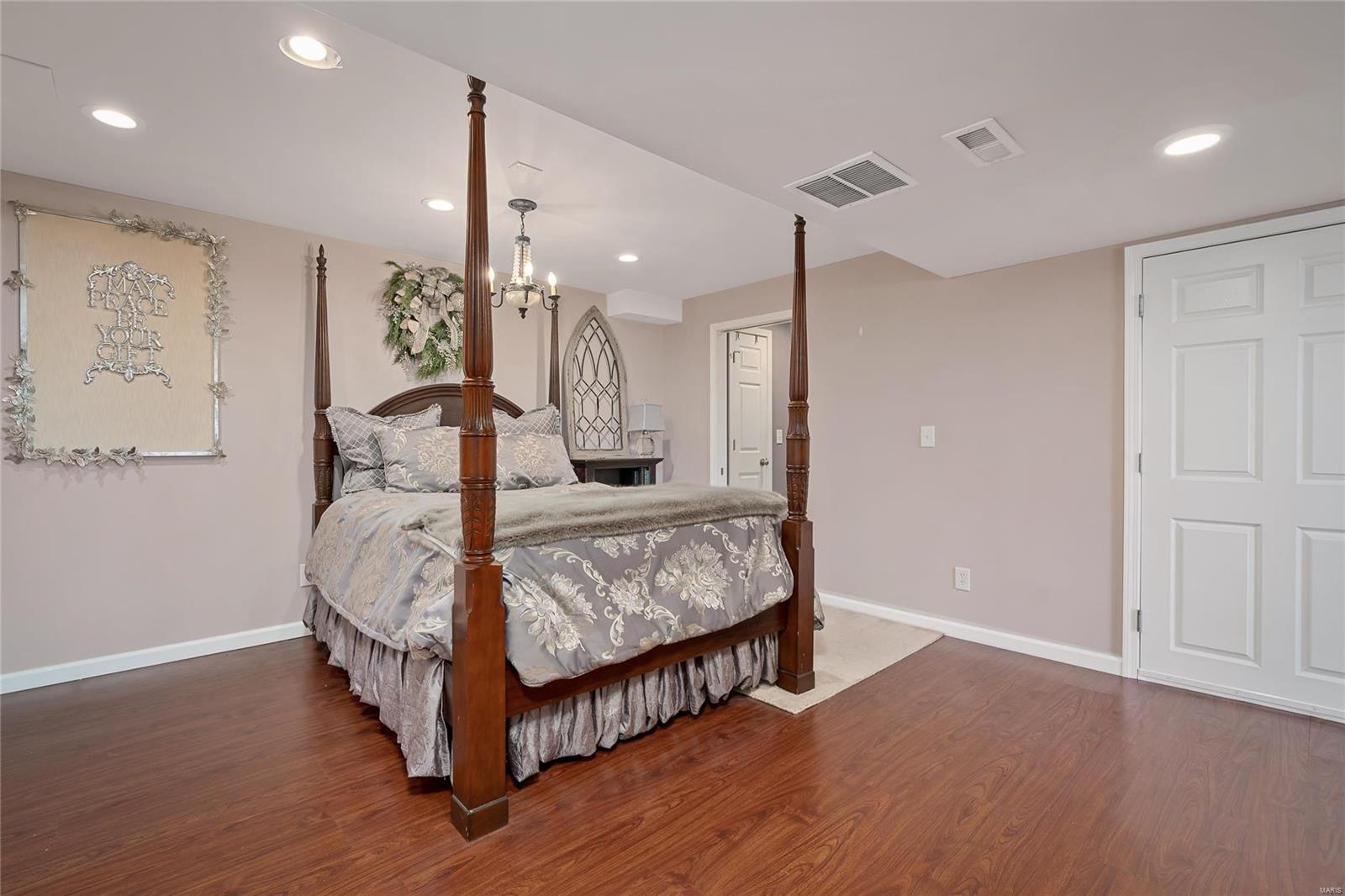 34 Logan Crossing Circle O'Fallon, MO 63366 - Photo 39 of 54