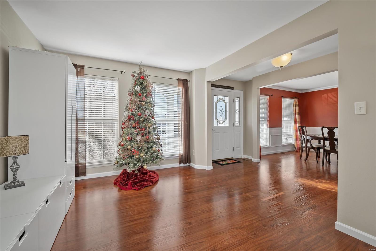 34 Logan Crossing Circle O'Fallon, MO 63366 - Photo 6 of 54