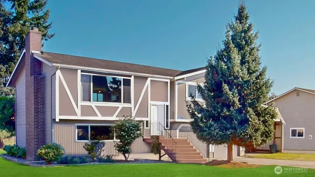 $550,000 | 14835 Valley View Drive, Mount Vernon, WA 98273