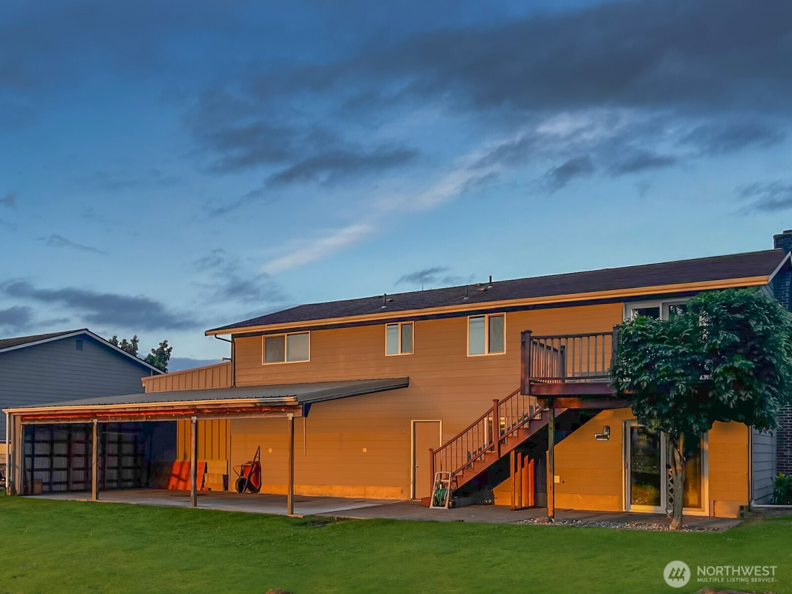 14835 Valley View Drive Mount Vernon, WA 98273 - Photo 20 of 25 front view of house with a yard