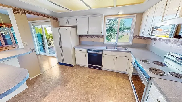 $550,000 | 14835 Valley View Drive, Mount Vernon, WA 98273