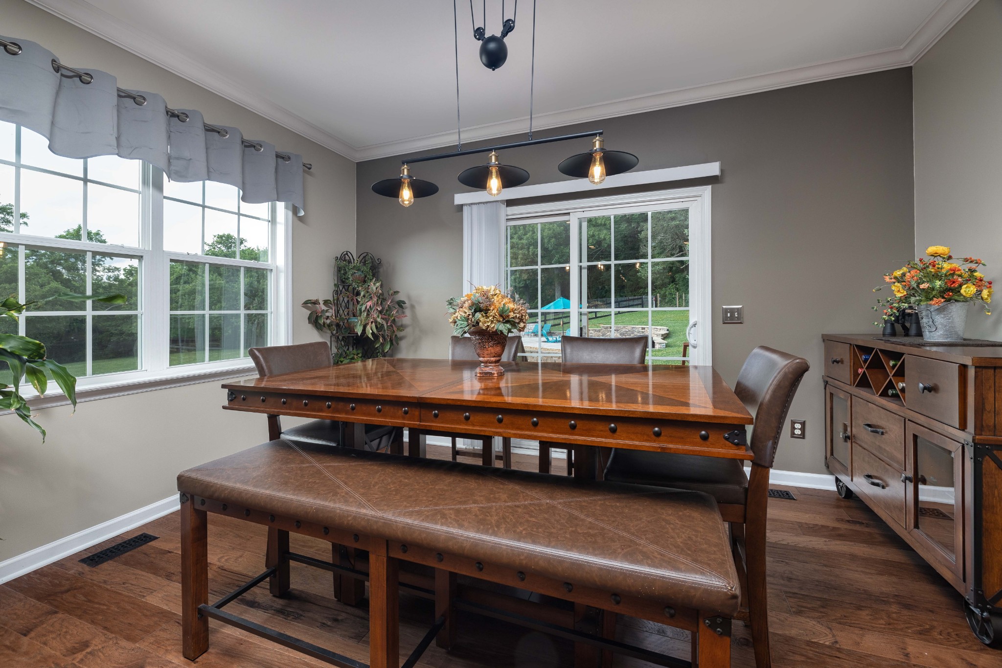 2736 McLemore Road Franklin, TN 37064 - Photo 4 of 50 a dining room with furniture and window