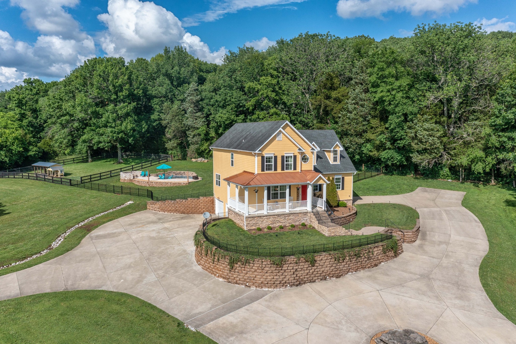 2736 McLemore Road Franklin, TN 37064 - Photo 40 of 50 a front view of a house with a yard