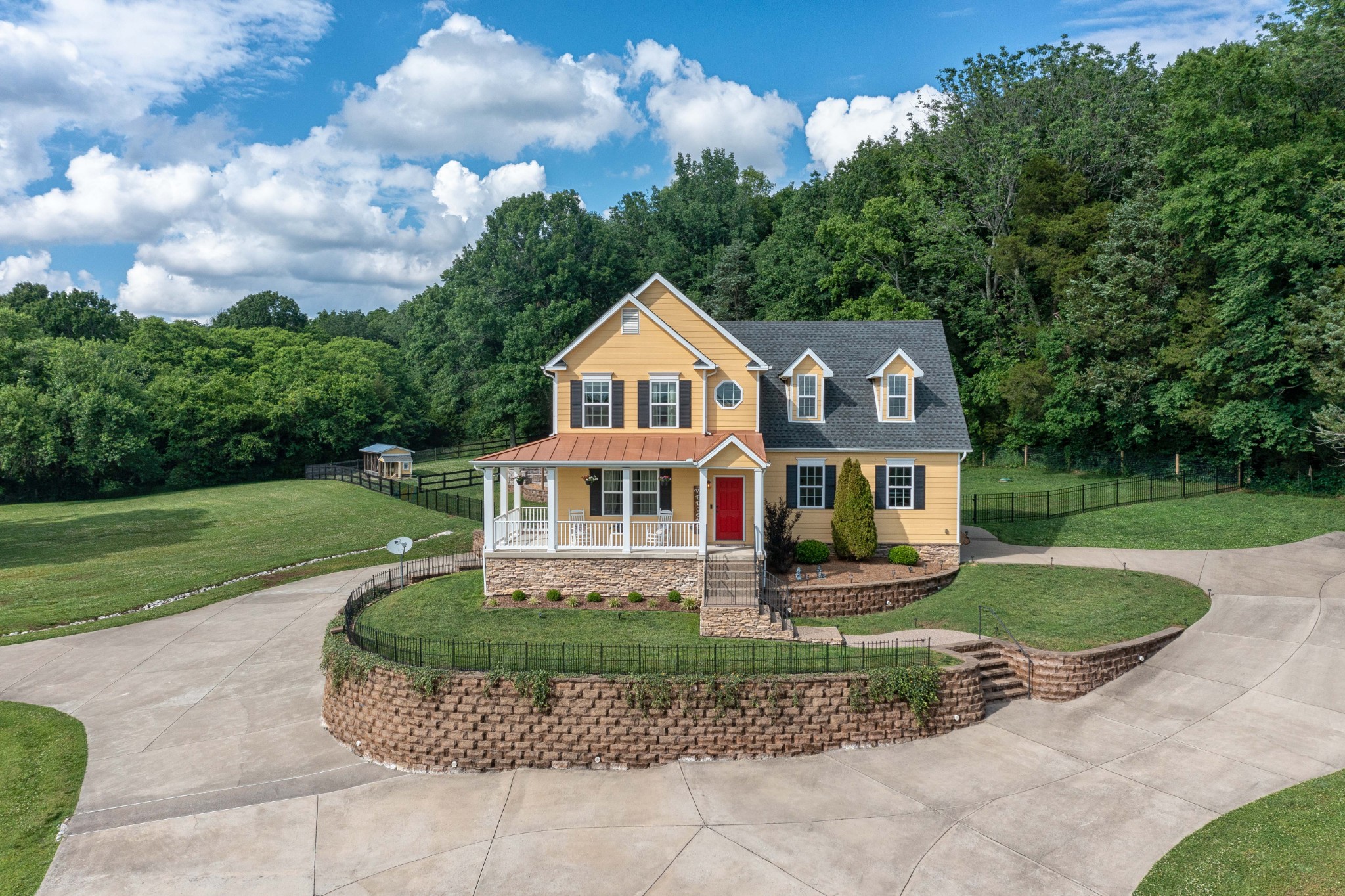 2736 McLemore Road Franklin, TN 37064 - Photo 41 of 50 a front view of a house with a yard