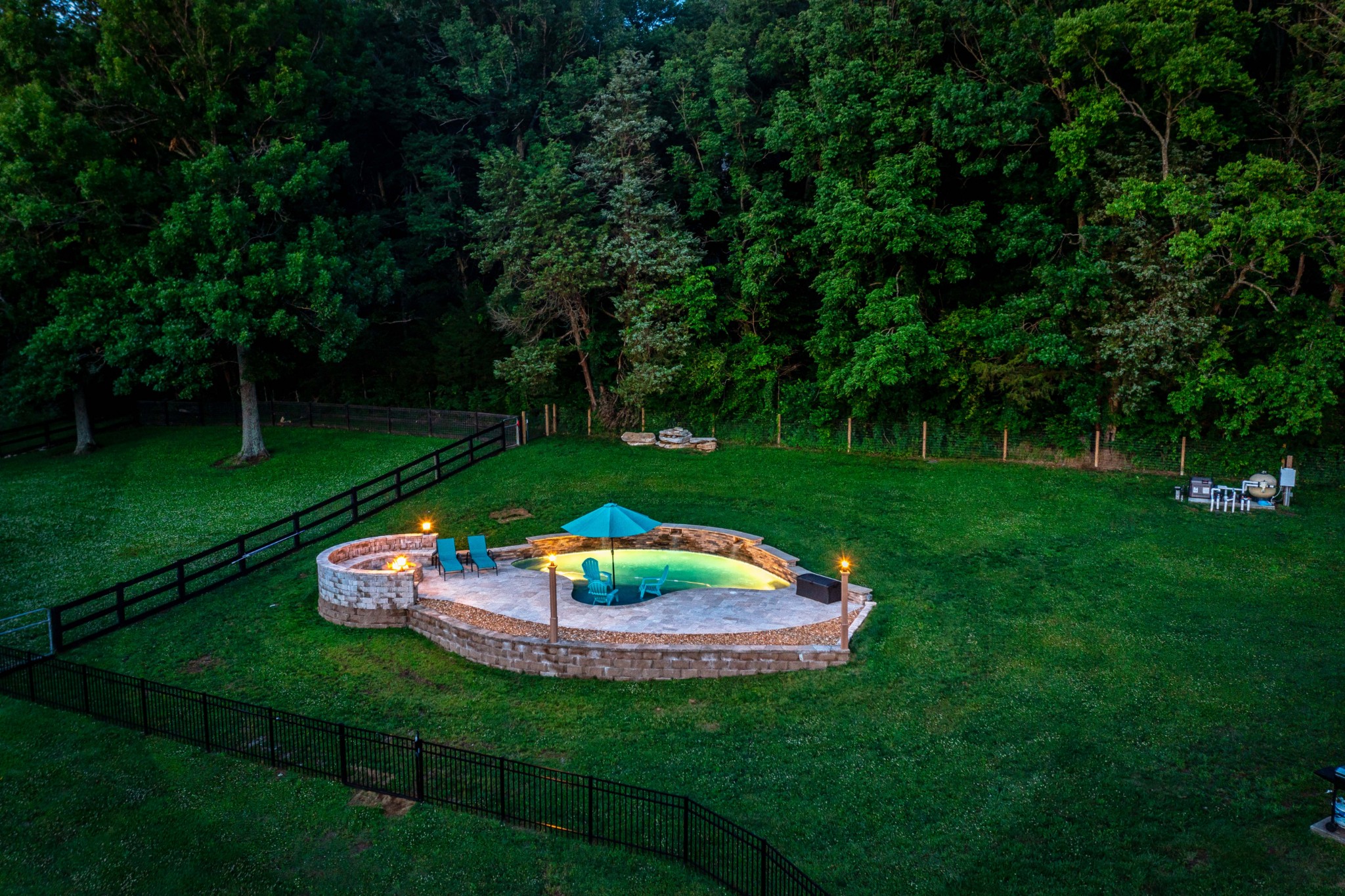 2736 McLemore Road Franklin, TN 37064 - Photo 49 of 50 a view of a backyard with a garden and entertaining space