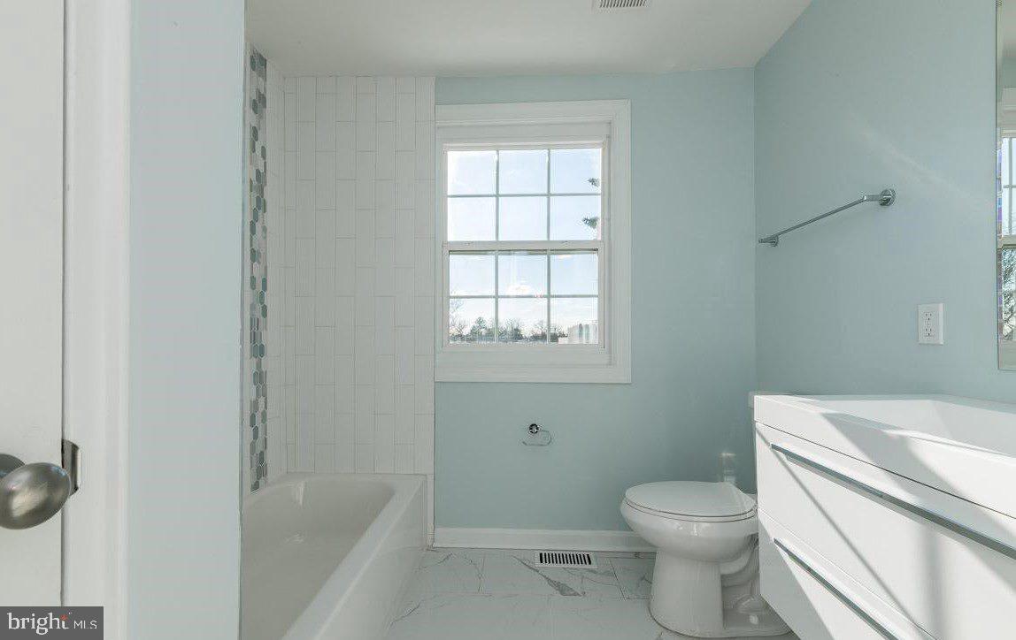 5438 Addington Road Baltimore, MD 21229 - Photo 10 of 20