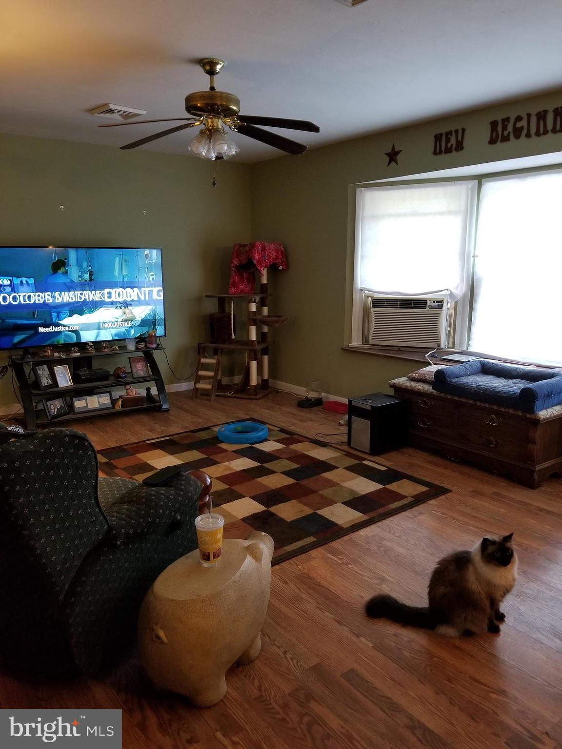 3942-3946 Poplar Neck Road Preston, MD 21655 - Photo 7 of 11 Living room