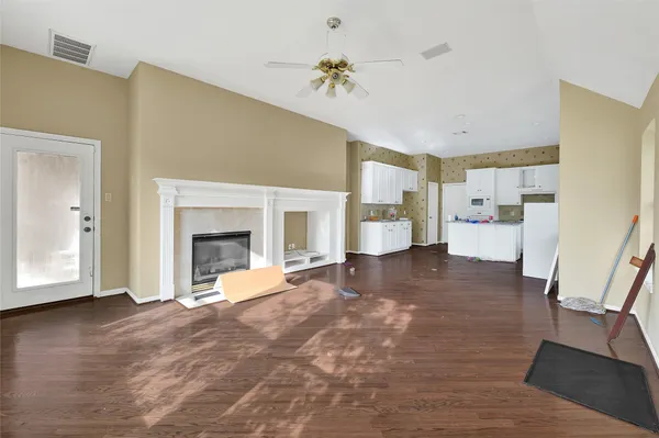 $480,000 | 19 South Scarlet Elm Court, The Woodlands, TX 77382