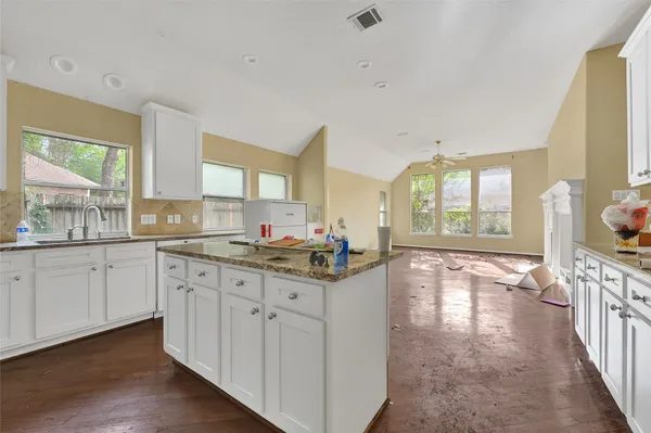 $480,000 | 19 South Scarlet Elm Court, The Woodlands, TX 77382