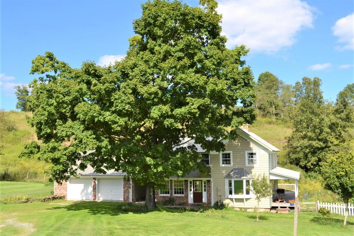 9635 Lobelia Road Hillsboro, WV 24946 - Photo 4 of 29 Gallery Image 4