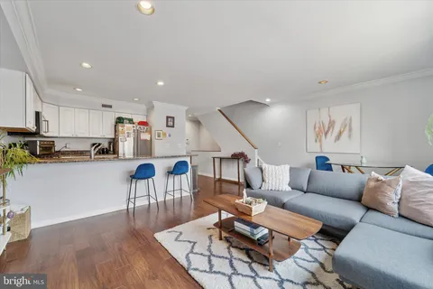 $4,200 | 212-24 South 24th Street, Unit 2416B, Philadelphia, PA 19103