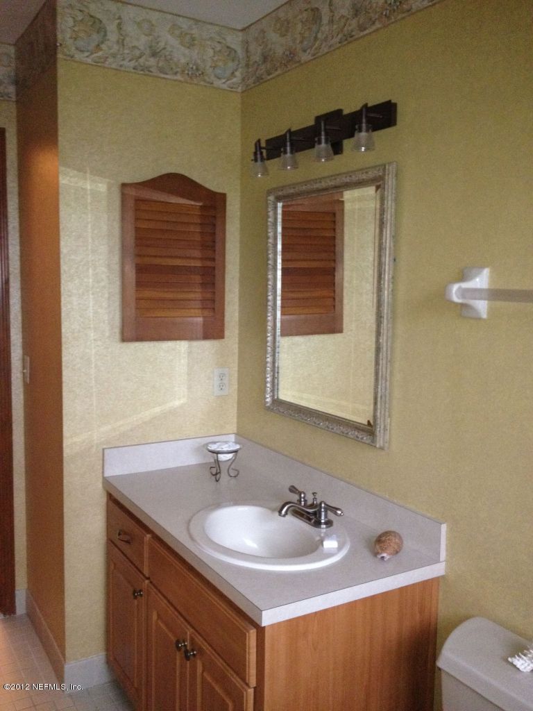 9159 Latimer Road West Jacksonville, FL 32257 - Photo 20 of 26 Guest Bathroom