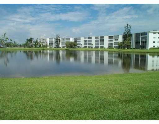 2098 Cornwall East Boca Raton, FL 33434 - Photo 1 of 1 Primary Photo