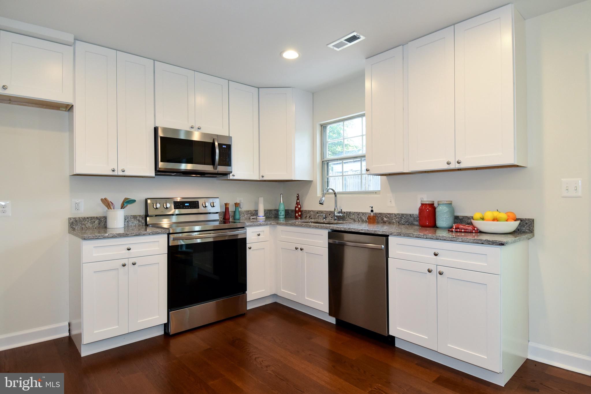 1702 Forestville Road Edgewater, MD 21037 - Photo 11 of 31