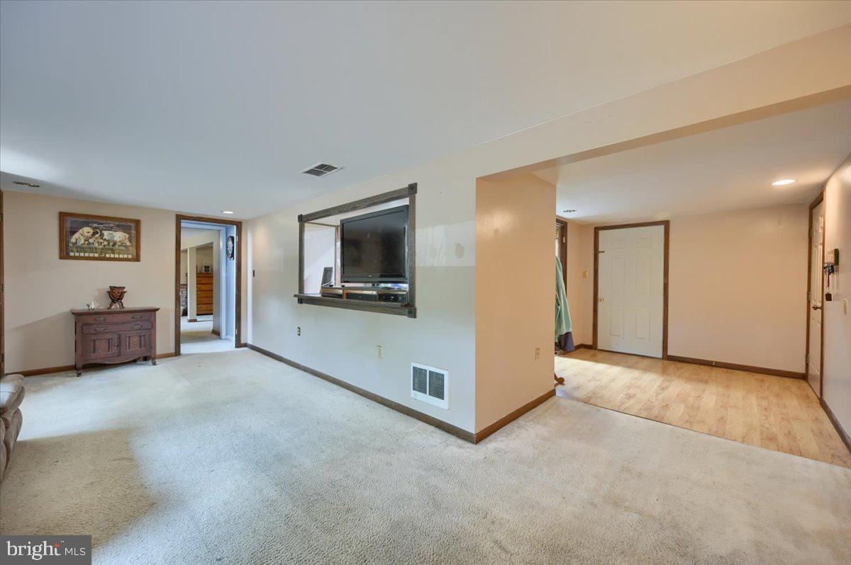 6012 Willow Spring Road Harrisburg, PA 17111 - Photo 21 of 40 Gallery Image 21
