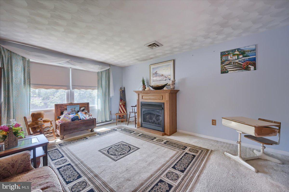 6012 Willow Spring Road Harrisburg, PA 17111 - Photo 4 of 40 Gallery Image 4