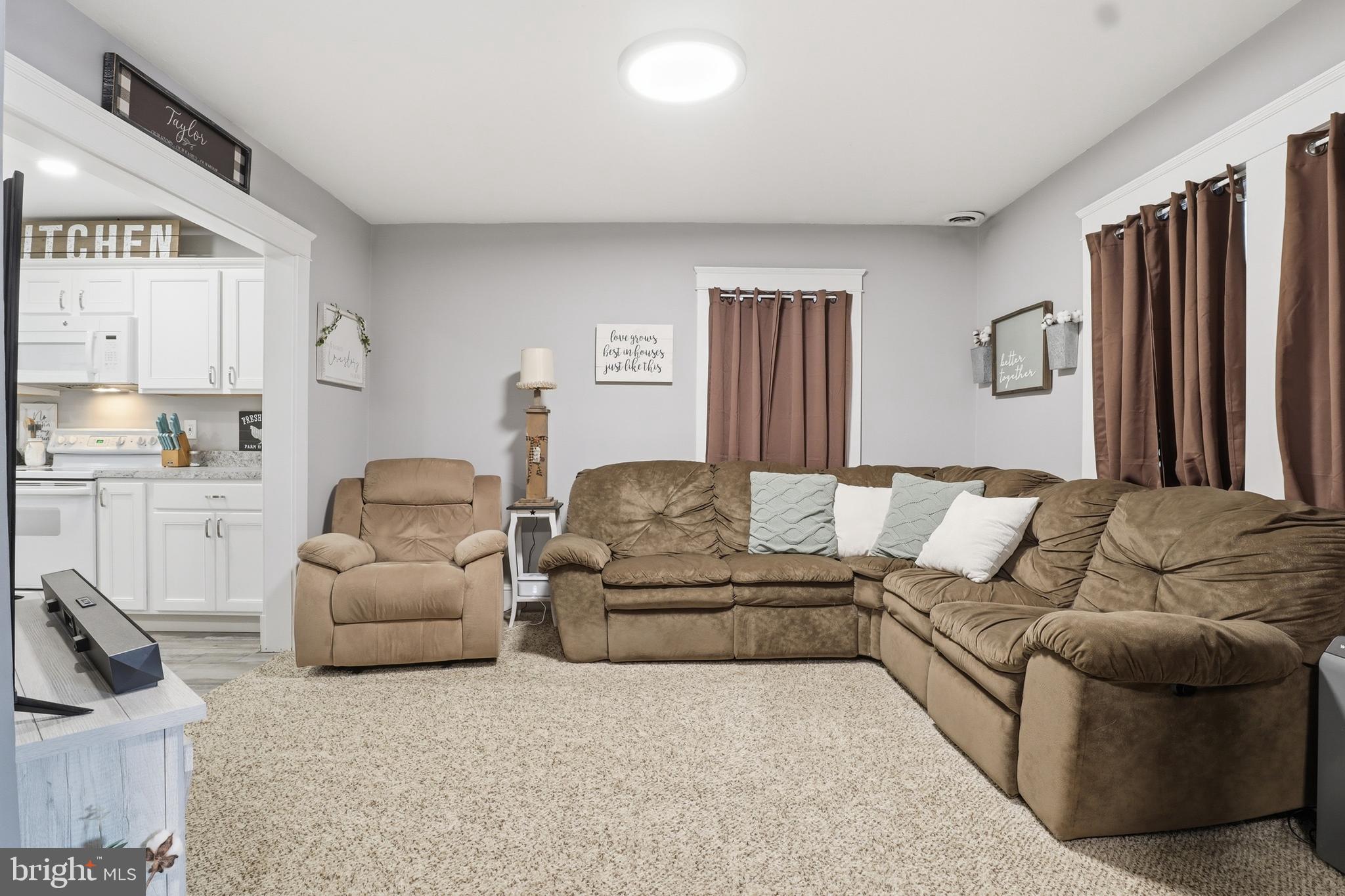 538 York Street Hanover, PA 17331 - Photo 6 of 49