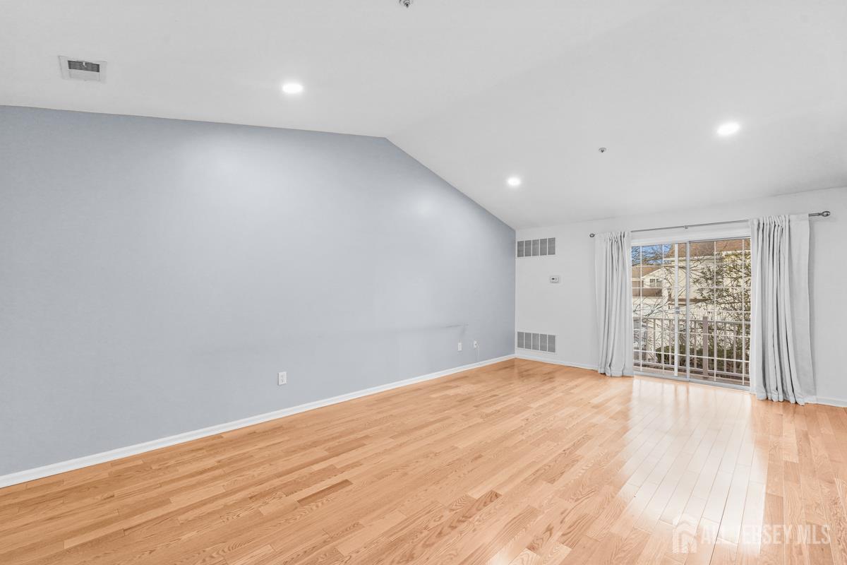 176 Potomac Drive Basking Ridge, NJ 07920 - Photo 3 of 21