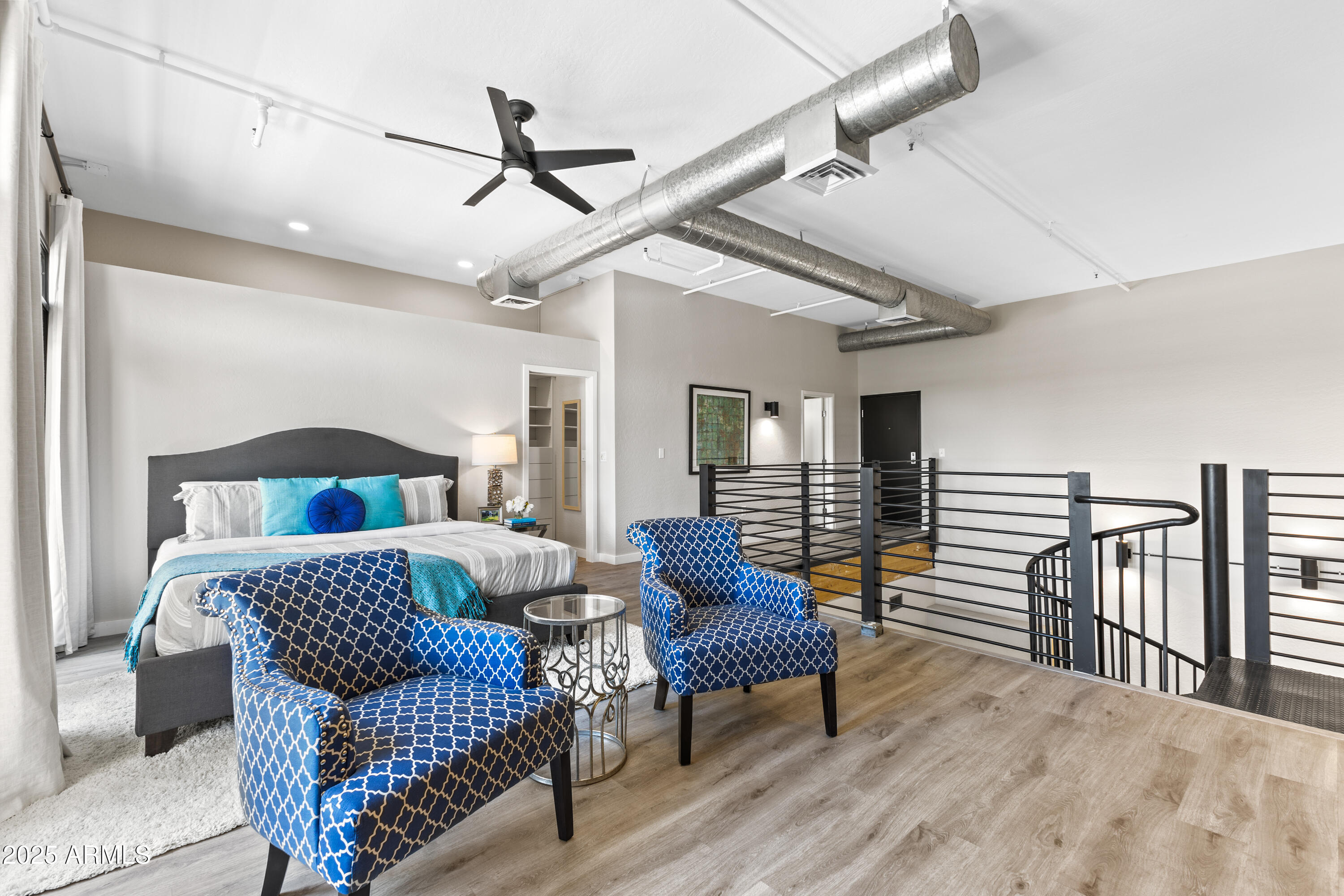 914 East Osborn Road, Unit 208 Phoenix, AZ 85014 - Photo 29 of 53 a living room with furniture