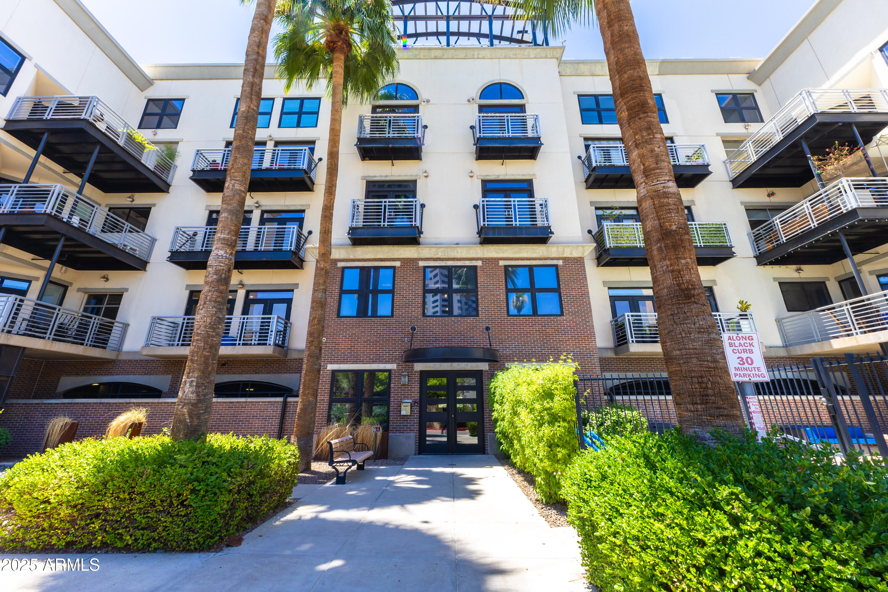 914 East Osborn Road, Unit 208 Phoenix, AZ 85014 - Photo 40 of 53 a view of front a building