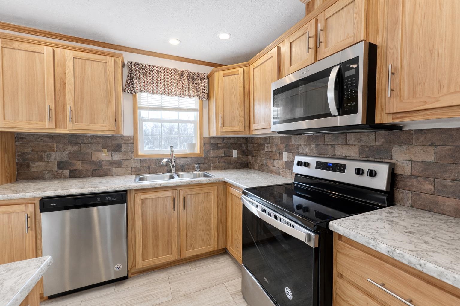 43 Crystal Lane Lyndon, VT 05851 - Photo 5 of 18