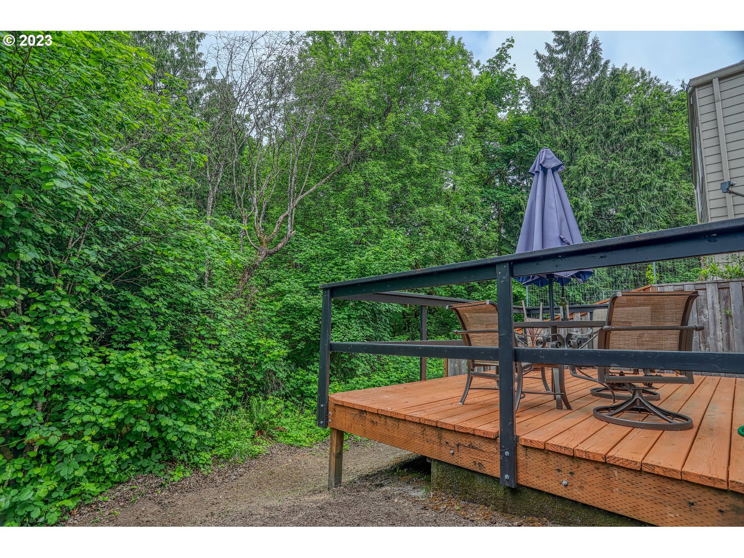 1407 Northeast 170th Circle Ridgefield, WA 98642 - Photo 41 of 42 a view of a bench in the garden