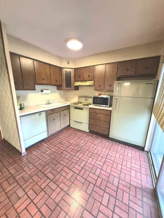 $210,000 | 17W755 Standish Lane, Villa Park, IL 60181