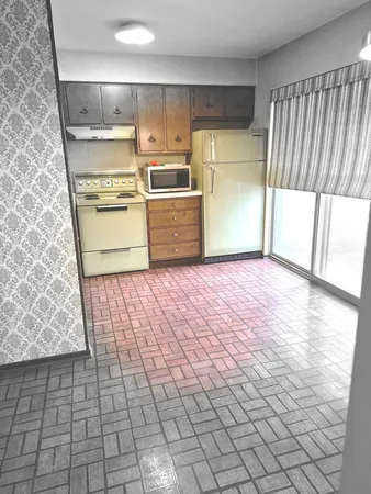 $210,000 | 17W755 Standish Lane, Villa Park, IL 60181