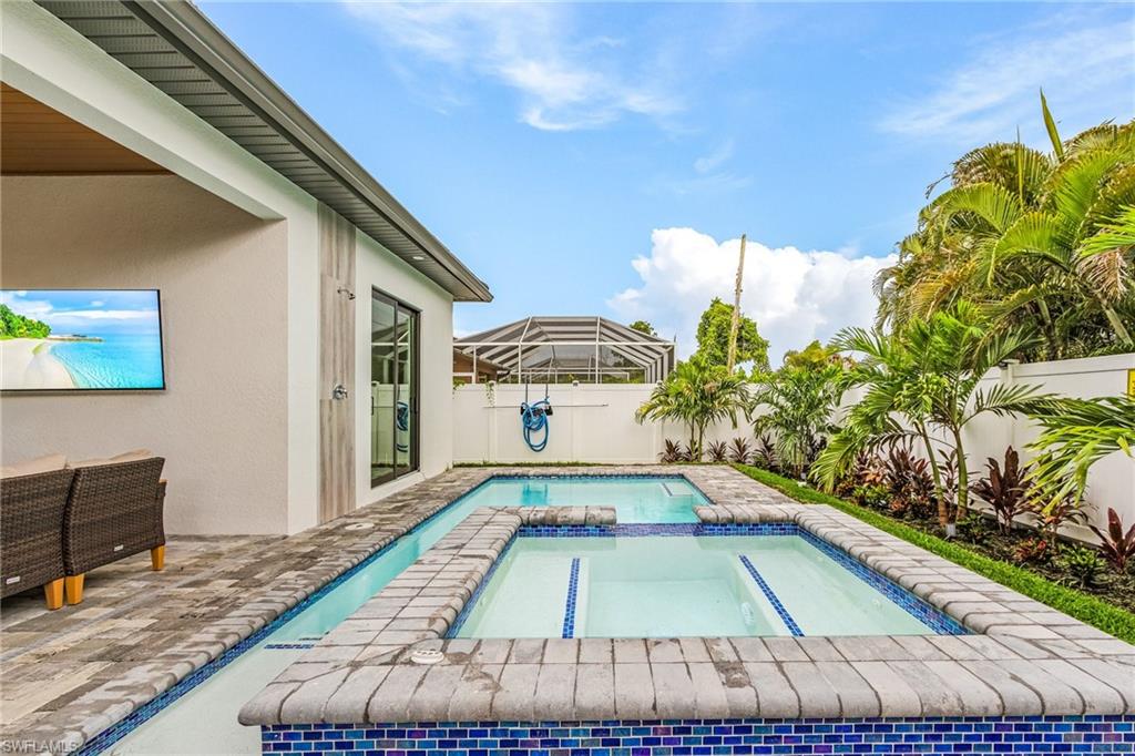 614 105th Avenue North Naples, FL 34108 - Photo 29 of 37 a view of a backyard with plants