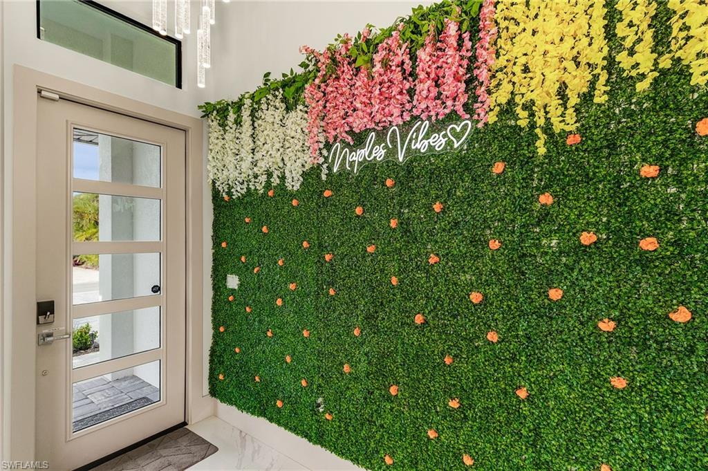 614 105th Avenue North Naples, FL 34108 - Photo 5 of 37