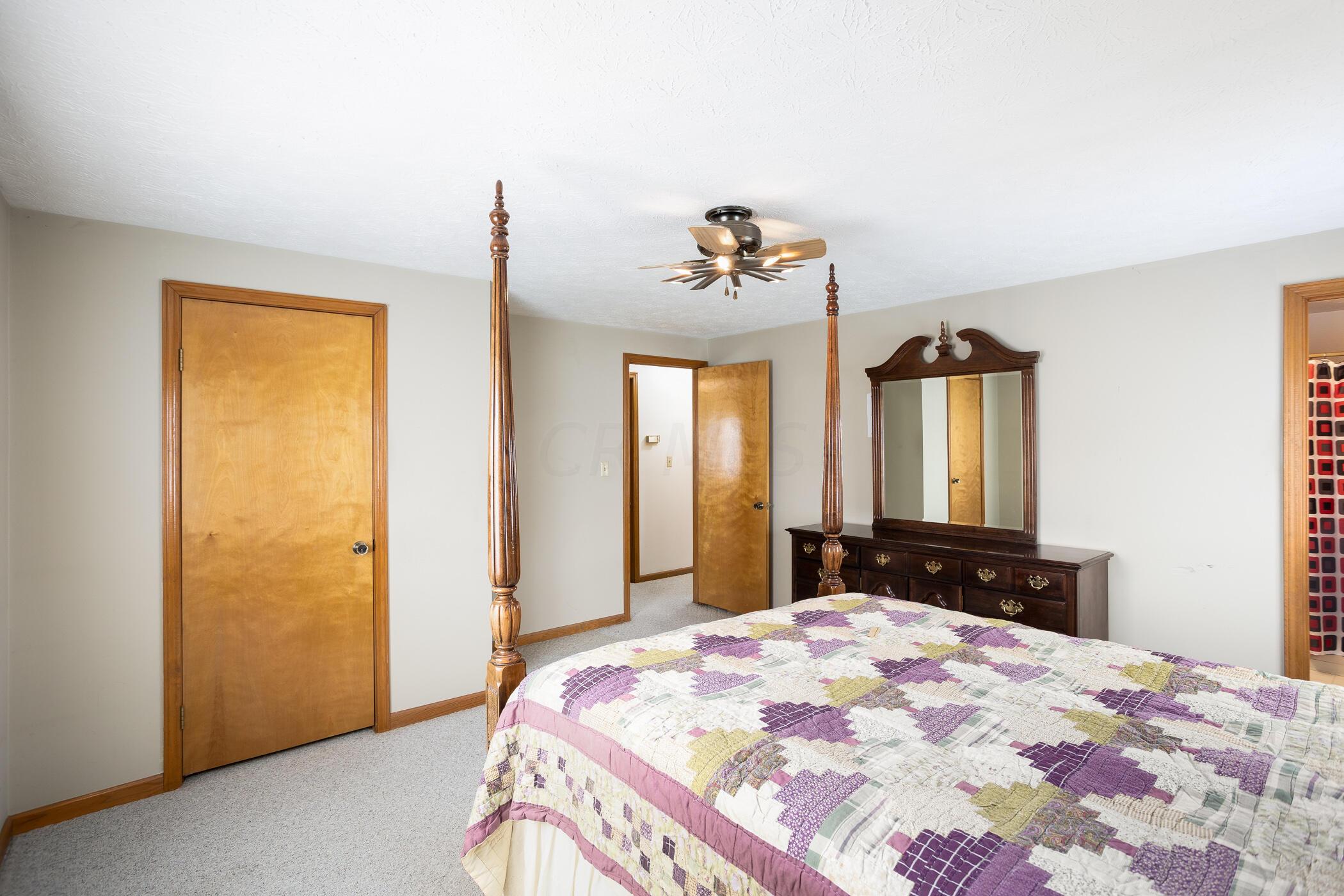 4448 Charlotte Road Columbus, OH 43207 - Photo 10 of 24 4448 Charlotte drive obetz oh 43207 030