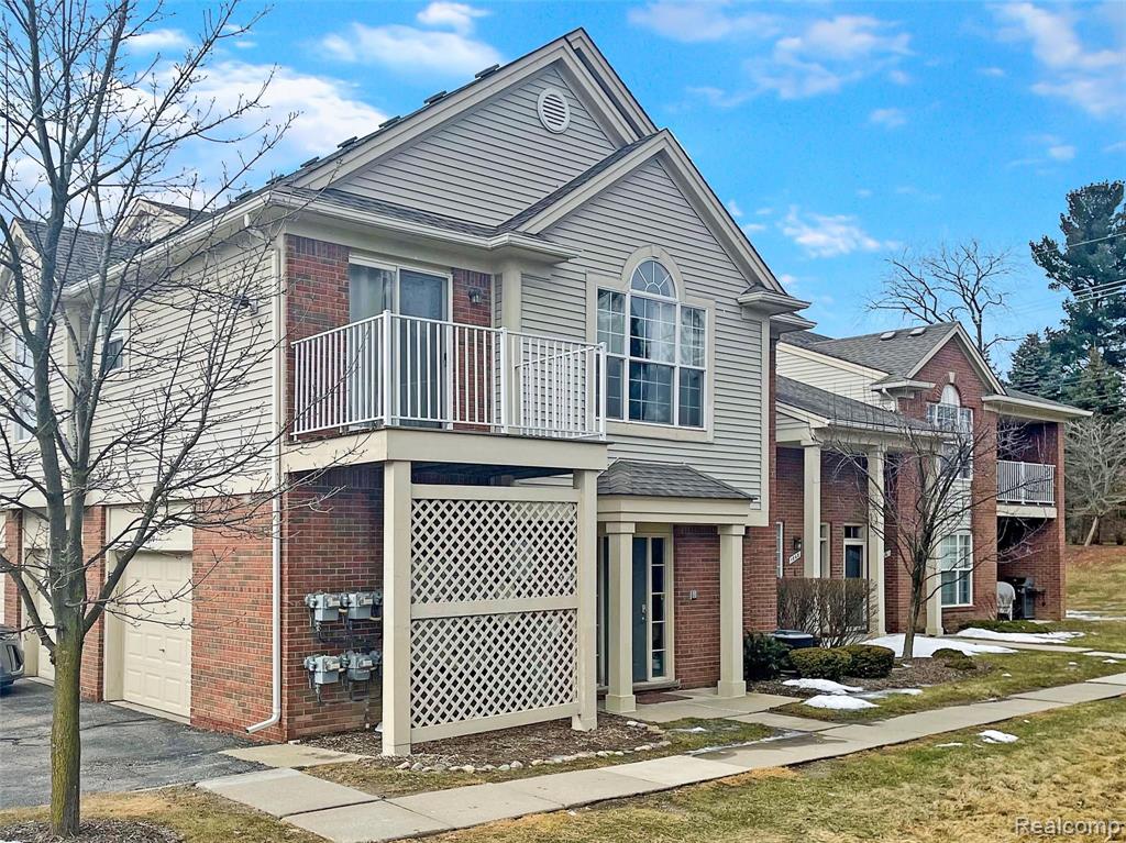 1870 Flagstone Circle Rochester, MI 48307 - Photo 1 of 30