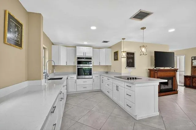 $2,249 | 324 Orange Tree Drive, Unit 5, Atlantis, FL 33462