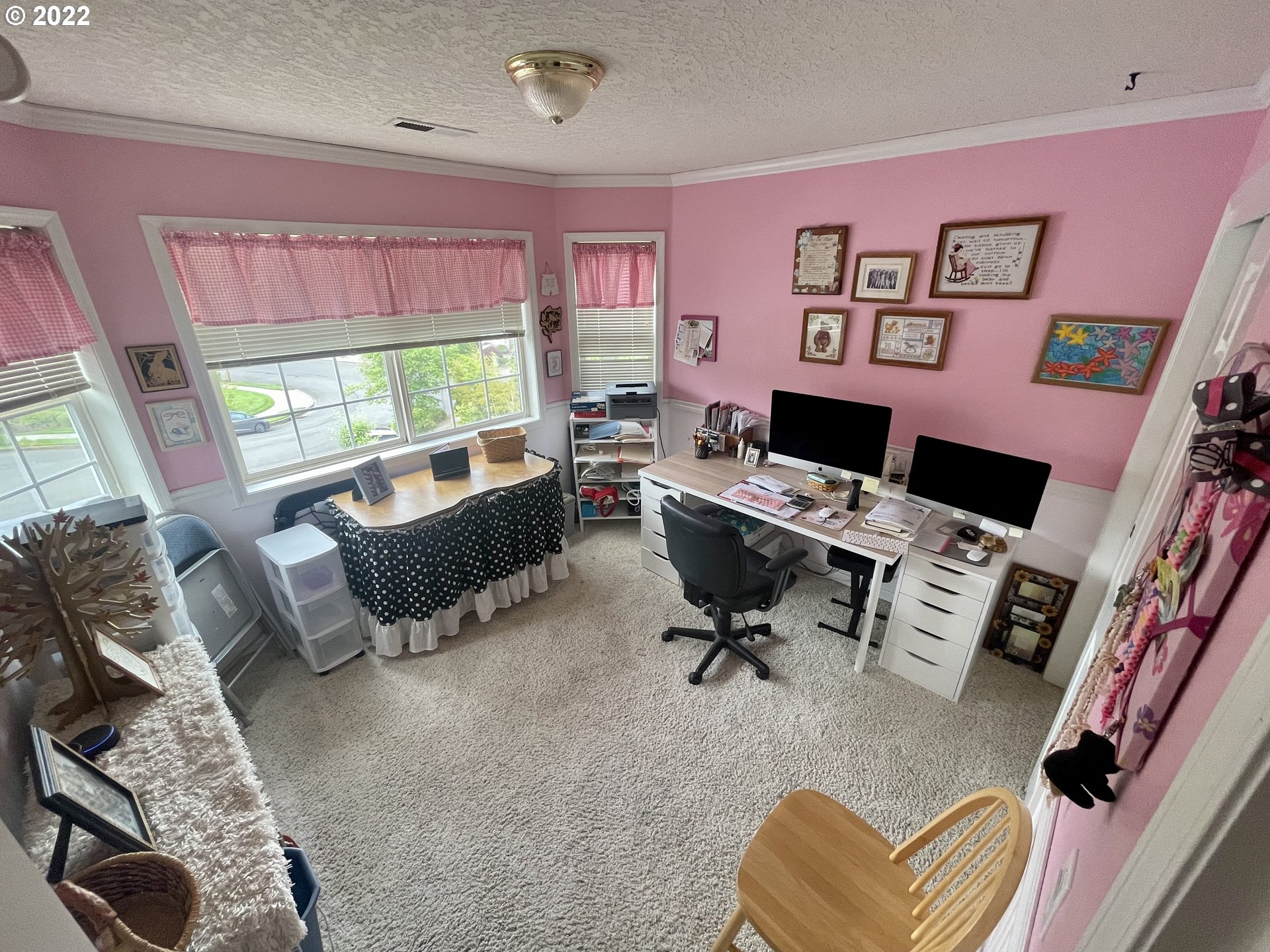 4135 Southwest 25th Court Gresham, OR 97080 - Photo 11 of 18 Owner's Suite Bathroom